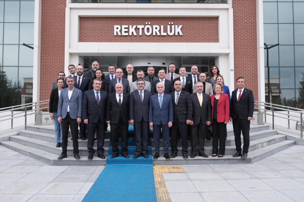Üniversitemiz, Bilecik Ticaret ve Sanayi ile Eskişehir Ticaret Odası Arasında Lisansüstü Eğitim İş Birliği Protokolleri İmzalandı